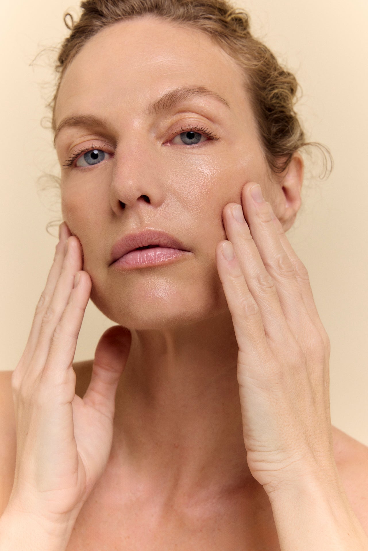 Bakuchiol para piel sensible: la alternativa al retinol que debes conocer