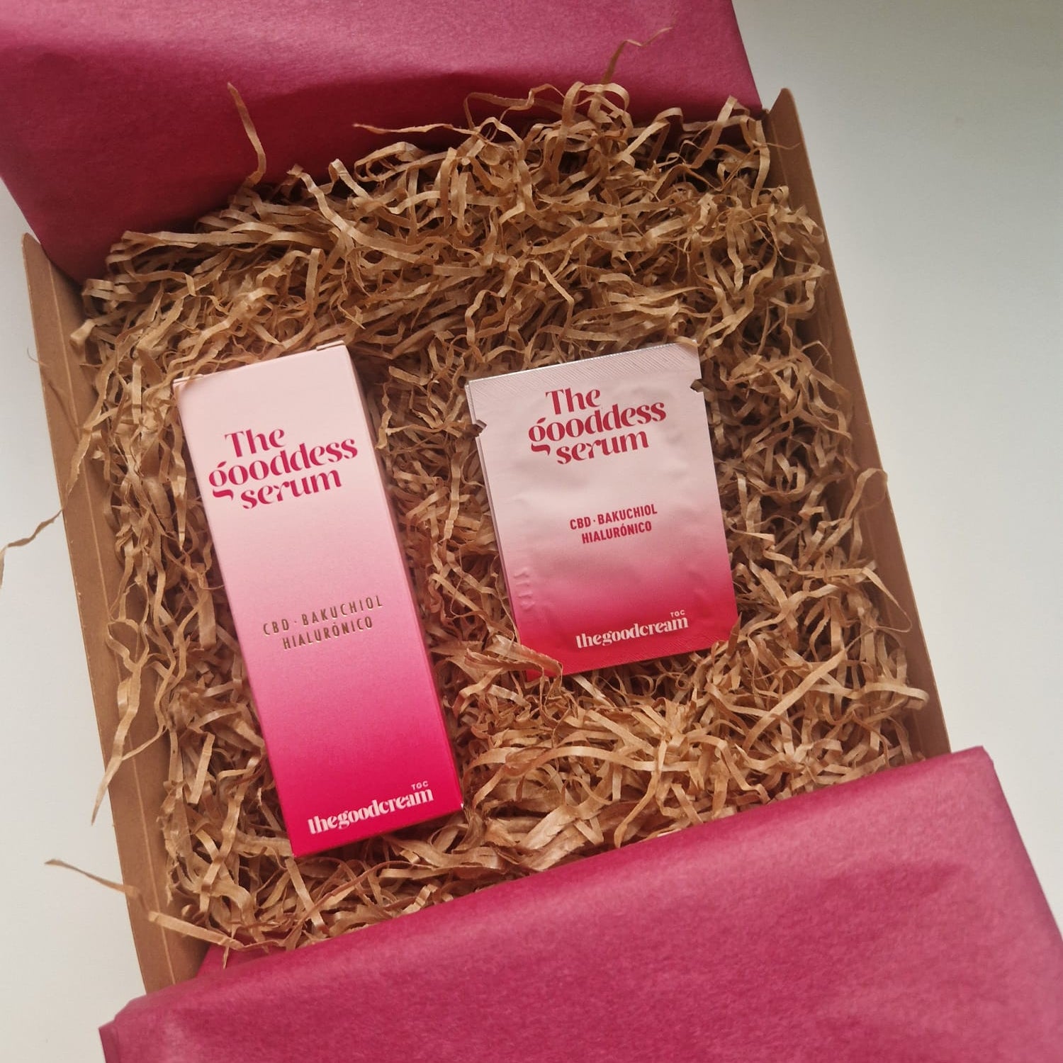 Sérum Iluminador y reafirmante THE GOODDESS SERUM